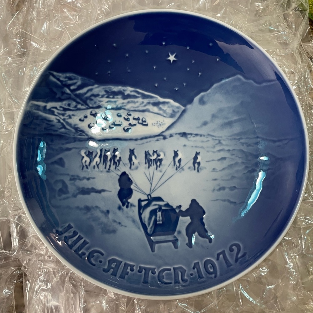 B&G Copenhagen Porcelain, made in Denmark, Christmas in Greenland Plate.